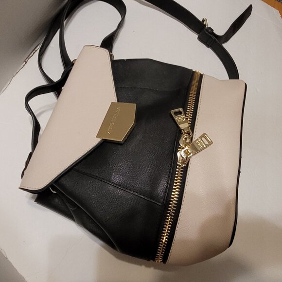 Steve Madden Backpack Purse Black and Cream inside pockets Bag - Picture 14 of 14